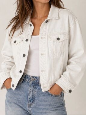 Carly Jean Los Angeles Hunter Jean Jacket - White Denim - Size Medium
